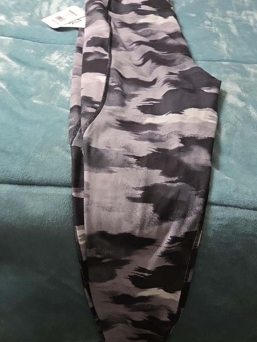 Reebok Gray & Black Abstract 7/8 High-Rise Leggings